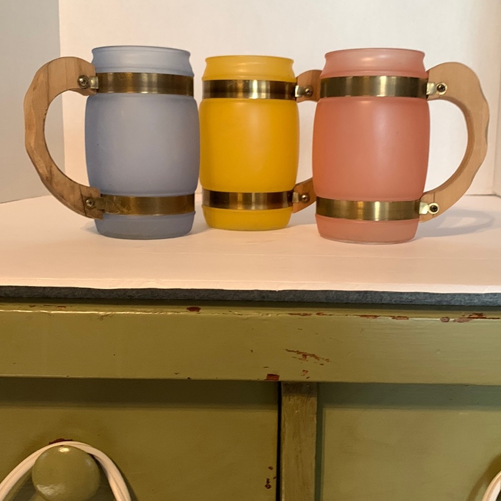Set of three SIESTA WARE, drinking mugs. Barrel shape frosted colors. Vintage !!